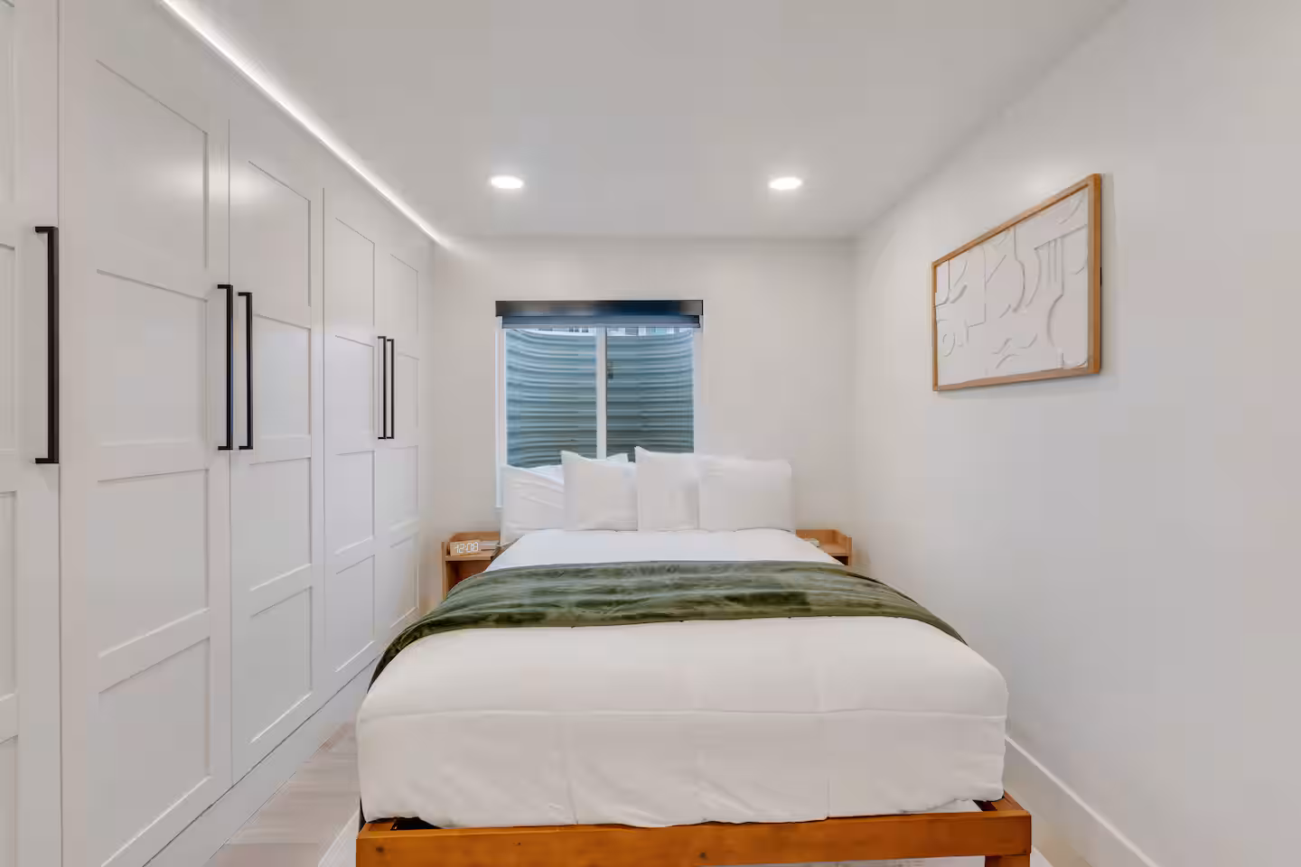 Guest bedroom with queen-size bed
